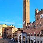 The Balcony Suite - Affaccio Su Piazza Del Campo