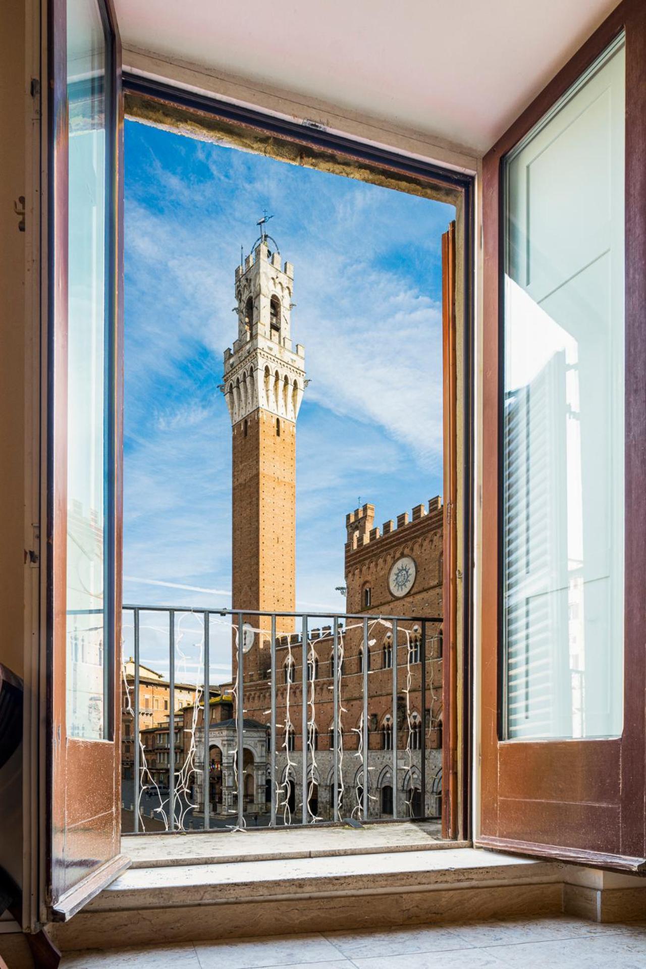 The Balcony - Affaccio Su Piazza Del Campo Appartement Sienne